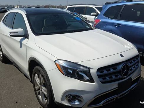 Used 2018 Mercedes-Benz GLA 250 4MATIC image 4