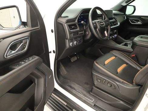 Used 2023 GMC Yukon XL AT4 w/ Technology Package AWD/4WD image 13
