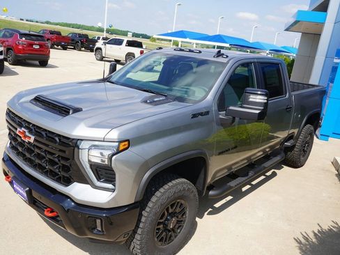New 2026 Chevrolet Silverado 2500 ZR2 w/ LPO, Dark Essentials Package AWD/4WD image 15