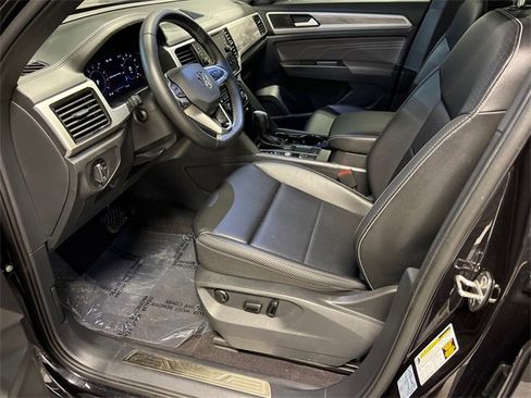 Used 2022 Volkswagen Atlas Cross Sport SE image 7