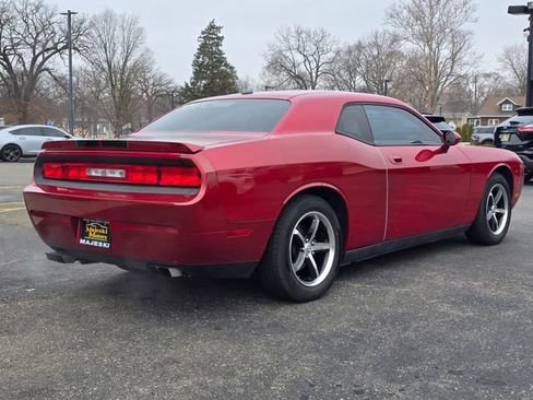 Used 2010 Dodge Challenger SE image 7