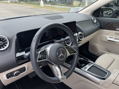 Used 2025 Mercedes-Benz GLA 250 image 13