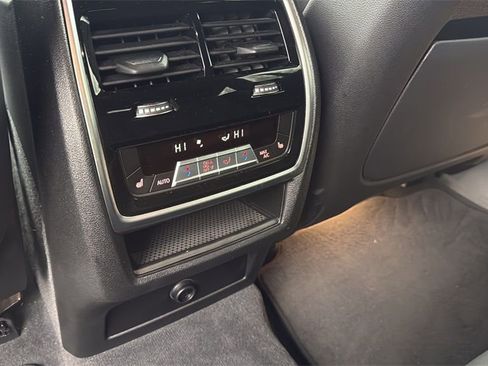 Used 2020 BMW X6 M50i w/ Executive Package image 10