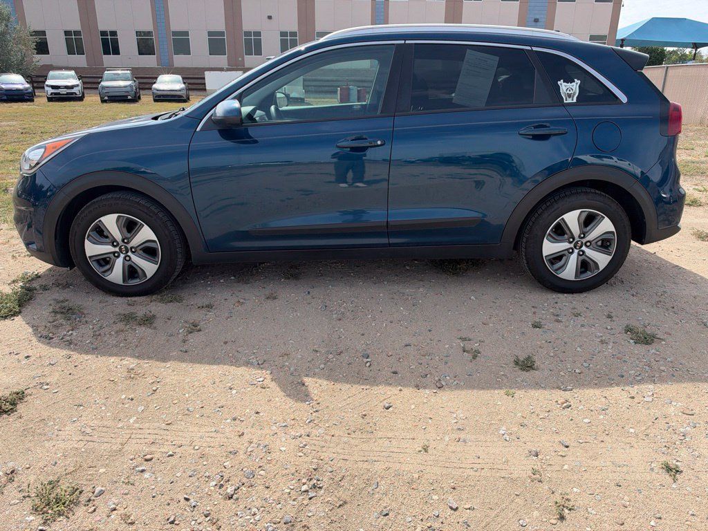 Used 2019 Kia Niro LX FWD image 2