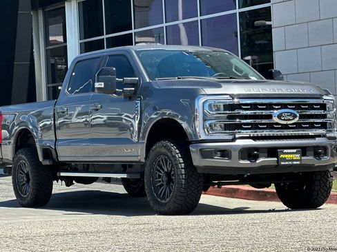 Used 2024 Ford F250 Lariat w/ FX4 Off-Road Package AWD/4WD image 1