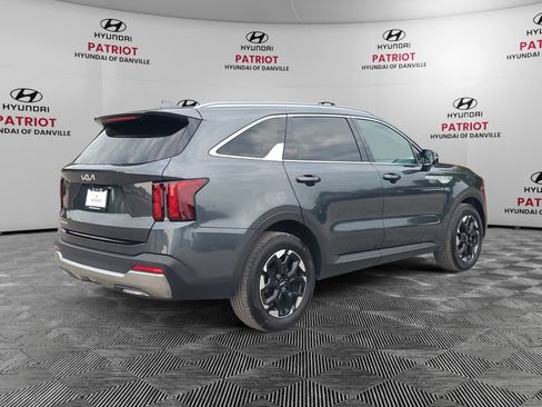 Used 2025 Kia Sorento S FWD image 3