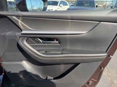 New 2025 MAZDA CX-90 Plug-In Hybrid w/ Premium Plus AWD/4WD image 32