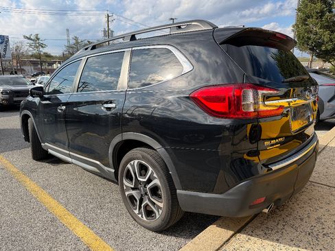 Used 2023 Subaru Ascent Touring image 3