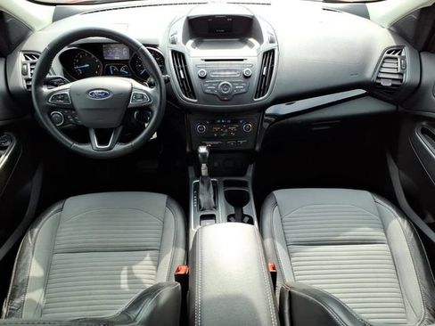 Used 2017 Ford Escape SE w/ SE Sport Appearance Package AWD/4WD image 9