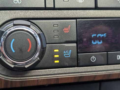 Used 2012 Ford F250 Lariat w/ Lariat Ultimate Pkg AWD/4WD image 21