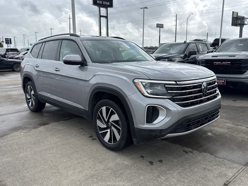 Used 2025 Volkswagen Atlas SE image 16