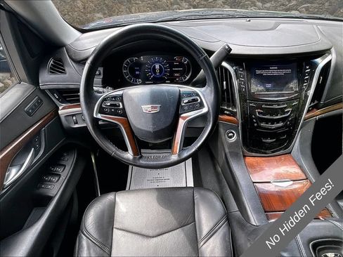 Used 2018 Cadillac Escalade Luxury AWD/4WD image 5