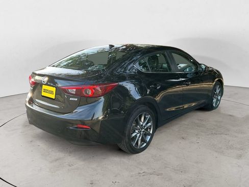 Used 2018 MAZDA MAZDA3 Grand Touring w/ Premium Equipment Package FWD image 8