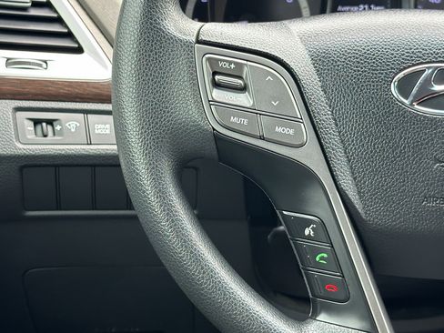 Used 2019 Hyundai Santa Fe XL SE FWD image 22