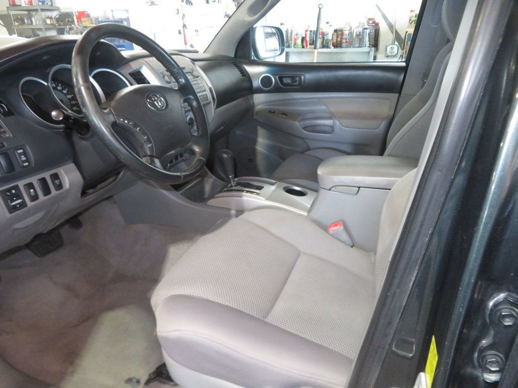 Used 2010 Toyota Tacoma 4x4 Double Cab w/ TRD Sport Pkg w/JBL Audio image 19