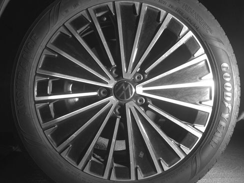 Used 2025 Volkswagen Taos SE image 12