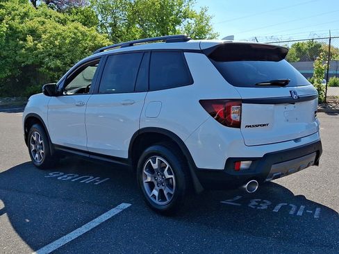 Used 2023 Honda Passport TrailSport image 4