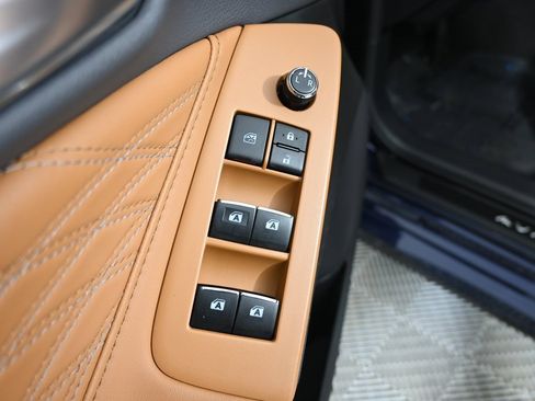 Used 2021 Toyota Avalon Limited w/ Advanced Safety Package image 20