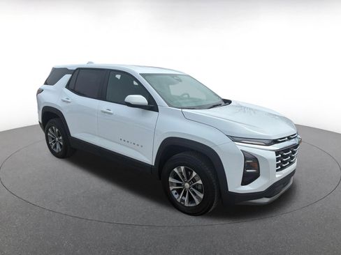 Used 2025 Chevrolet Equinox LT image 1