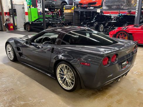 Used 2009 Chevrolet Corvette ZR1 w/ Preferred Equipment Group RWD image 7