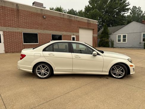 Used 2012 Mercedes-Benz C 300 4MATIC Sedan image 4