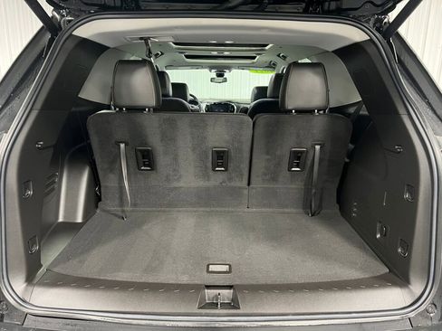 Used 2021 Chevrolet Traverse RS image 8