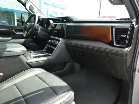 Certified 2025 GMC Sierra 3500 Denali w/ Denali Reserve Package AWD/4WD image 12