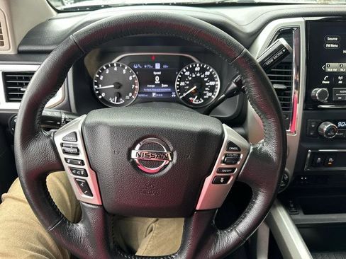 Used 2021 Nissan Titan SV w/ SV Convenience Package image 15
