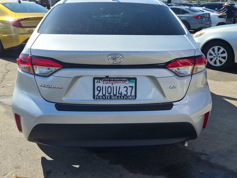 Used 2025 Toyota Corolla LE w/ LE Premium Package FWD image 5