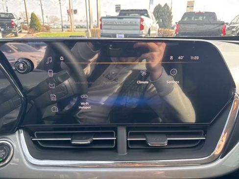 New 2026 Chevrolet Trax LT w/ Driver Confidence Package FWD image 22