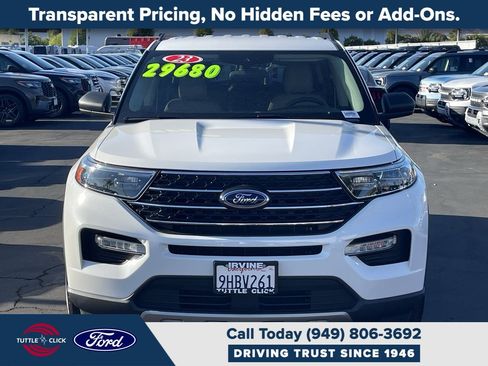 Used 2023 Ford Explorer XLT w/ Equipment Group 202A RWD image 2