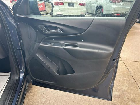 Used 2018 Chevrolet Equinox LT FWD image 16