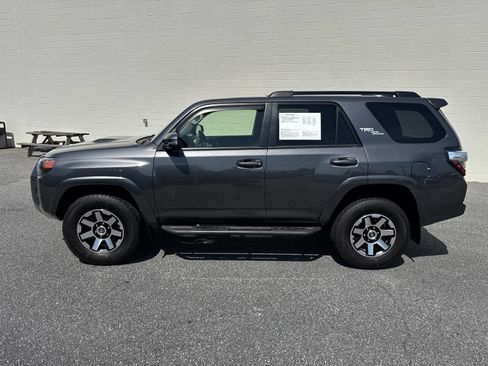 Used 2020 Toyota 4Runner TRD Off-Road Premium AWD/4WD image 4