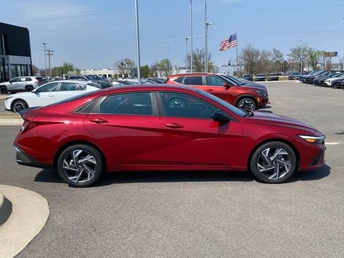 Used 2025 Hyundai Elantra Sport FWD image 7