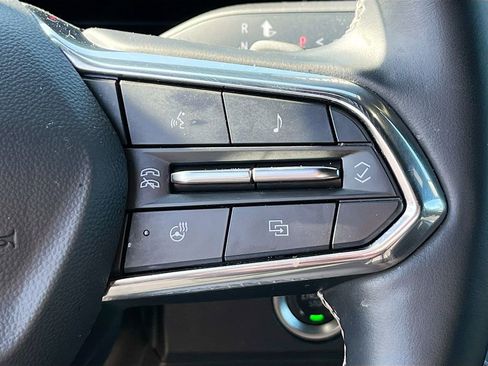 Used 2025 Chevrolet Traverse LT FWD image 19