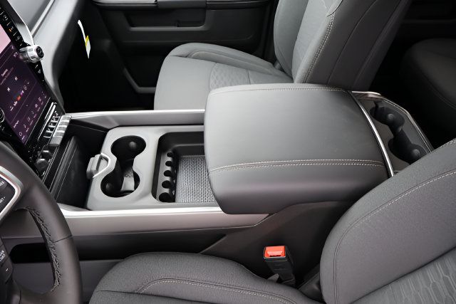 New 2027 RAM 2500 Big Horn AWD/4WD image 25
