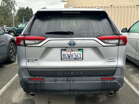 Used 2021 Toyota RAV4 XLE w/ Convenience Package image 6