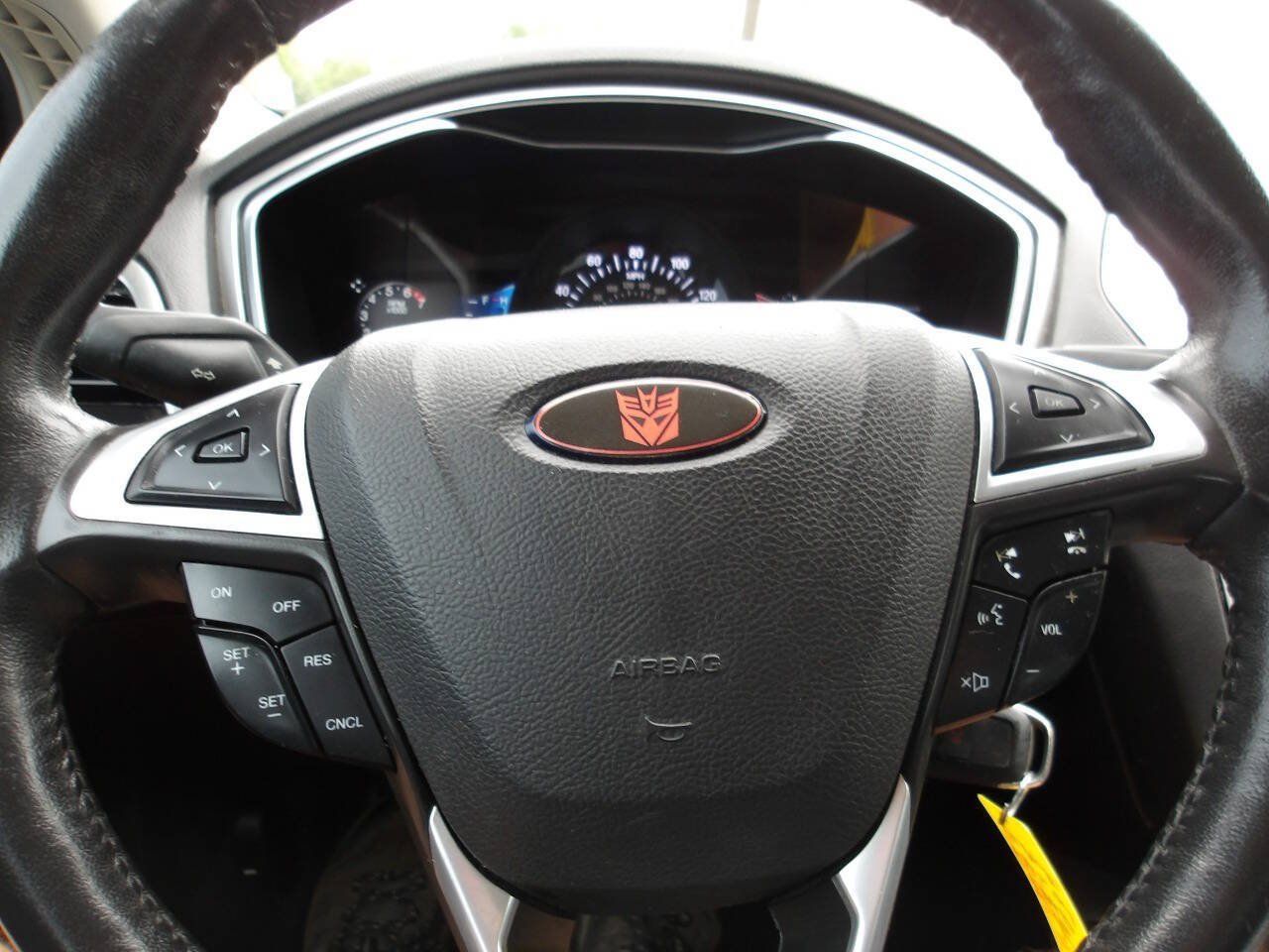 Used 2016 Ford Fusion SE FWD image 17