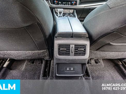 Used 2025 Nissan Rogue SV image 31