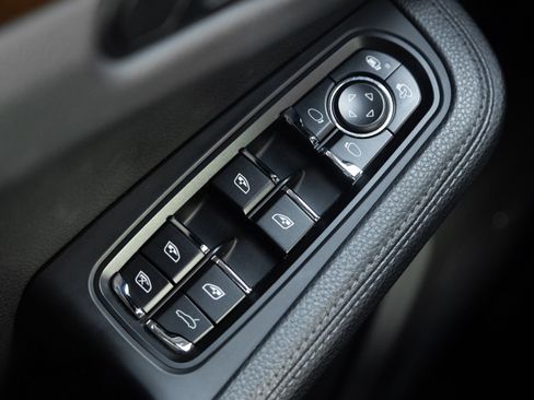 Certified 2020 Porsche Macan S AWD/4WD image 19