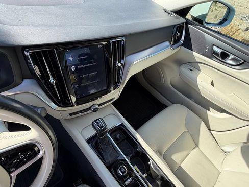Used 2019 Volvo S60 T5 Momentum w/ Premium Package FWD image 18