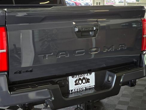 Used 2024 Toyota Tacoma TRD Off-Road image 12