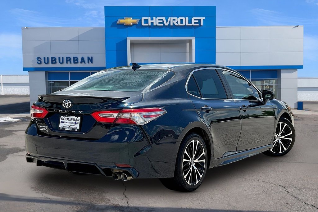 Used 2019 Toyota Camry SE FWD image 4