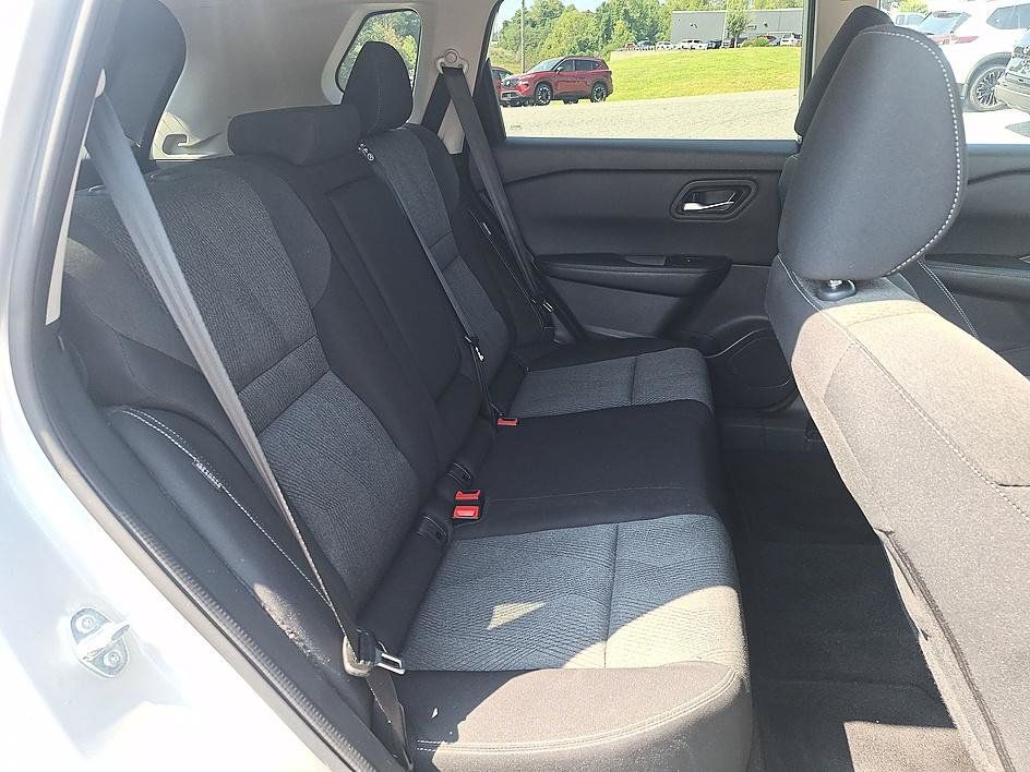 Certified 2025 Nissan Rogue SV AWD/4WD image 22