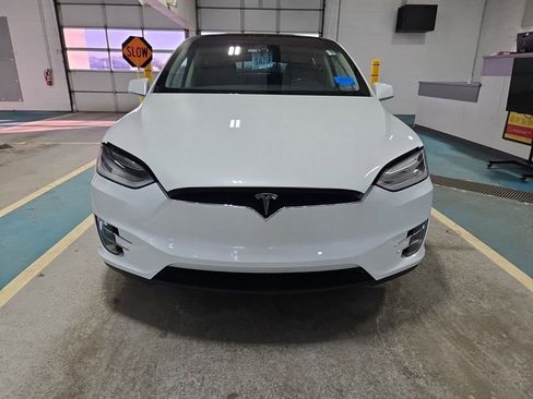 Used 2018 Tesla Model X P100D image 2