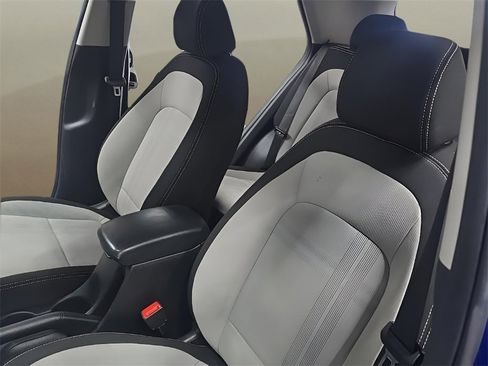 Used 2024 Hyundai Venue SEL image 13