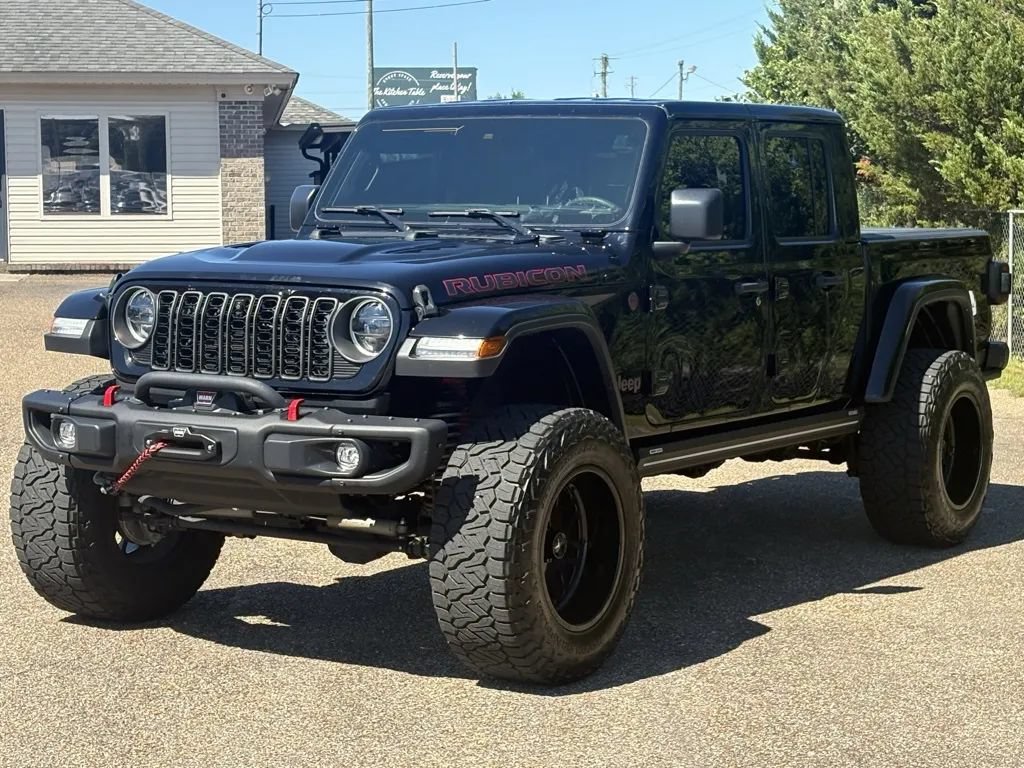 Used 2024 Jeep Gladiator Rubicon AWD/4WD image 9