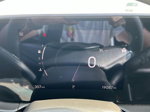 Used 2025 Buick Envista Preferred image 2