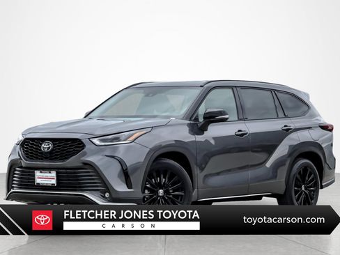 Certified 2025 Toyota Highlander XSE AWD/4WD image 1