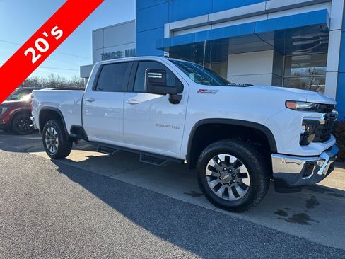 Used 2025 Chevrolet Silverado 2500 LT w/ Safety Package image 3